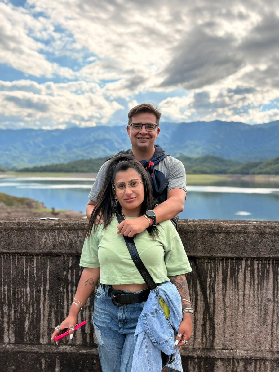 Hoy es el cumple de la reina de mi vida la persona que me lo da todo y que me va a dar aún más en el futuro. Mi reina te amo y ojala te ame por toda la eternidad