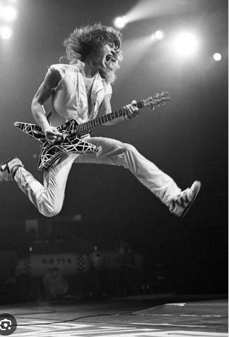 Kodo8198's tweet photo. @VanHalen @radiogreenman #GoEddie #Runninwiththedevil 😎🤘👍🎼📻🎸 https://t.co/X2b3qsSSEn