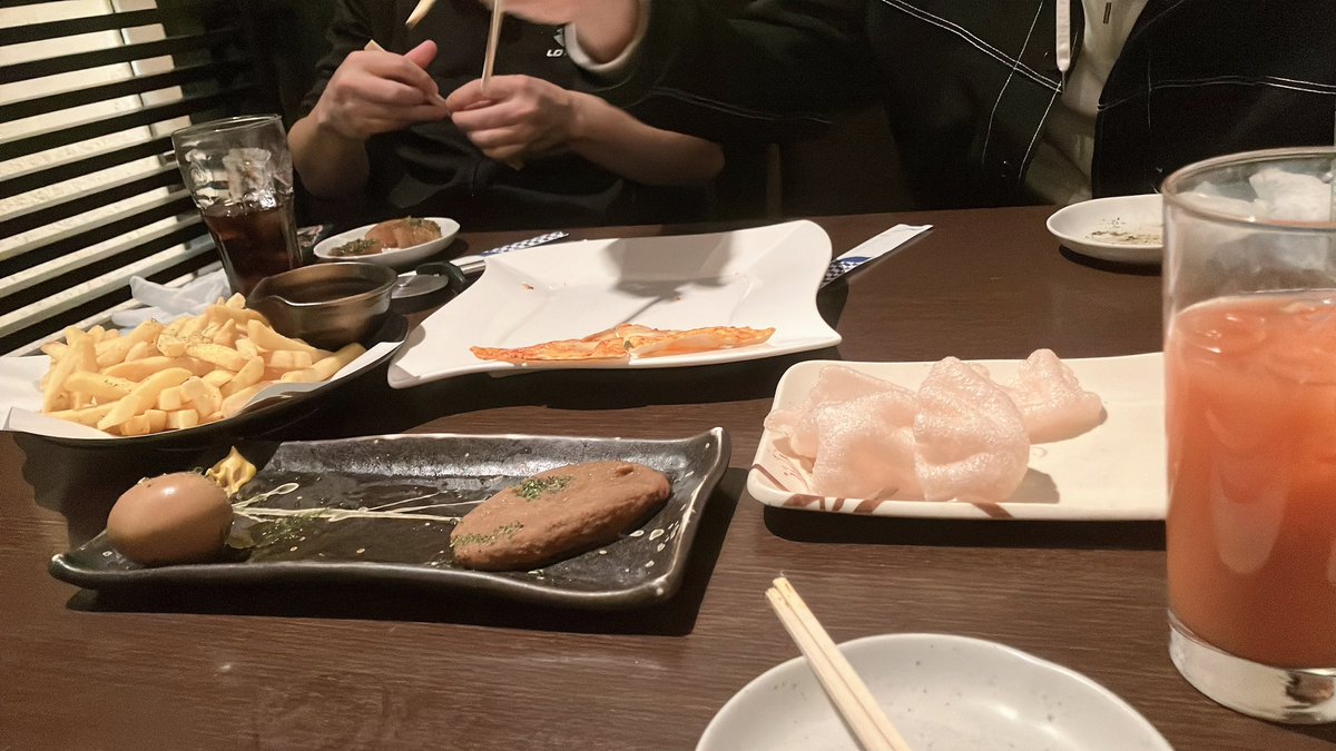 本番終わりに藤田さんと長田さんとで居酒屋へ☺️
あーでもねーこーでもねーと舞台の話をしてる時が楽しいんだから🥹
明日が最後！寂しいなァ！！🤮