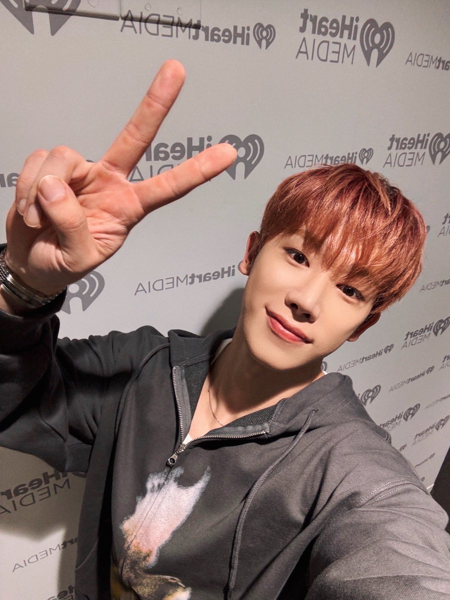 official__wonho's tweet image. [📸] #1027kiisfm
위니들이 기다려준 덕분에 나온 
첫 정규앨범 신드롬❣️
오랫동안 많이 들어주세요! 

My first full-length album SYNDROME was released, 
all thanks to WENEE who waited for me❣️
Hope you’ll keep listening to it for a long time!

#원호 #WONHO 
#SYNDROME