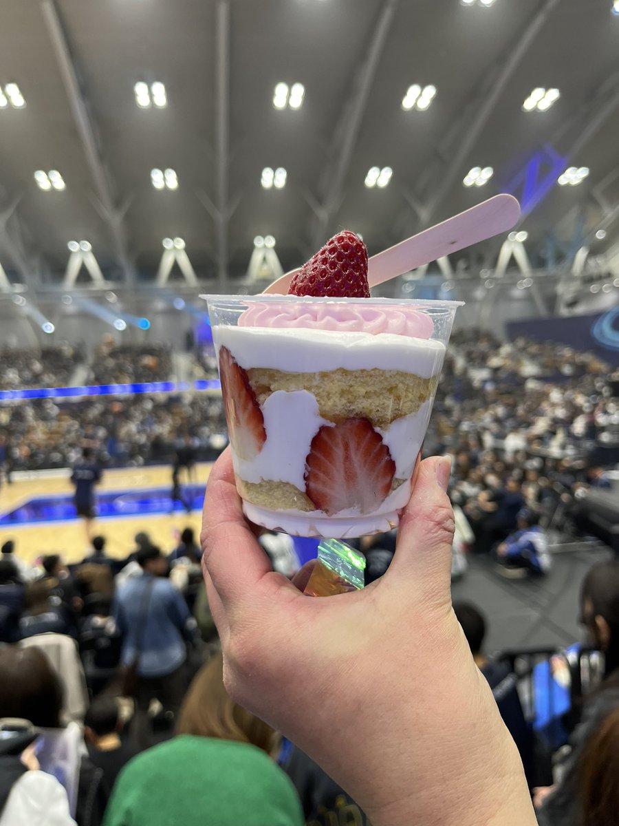 L8Gwipnfvl13816's tweet photo. #福井ブローウィンズ
#sweetsbar
良き一日でした🌬️💙 https://t.co/6GyBWwZaVr