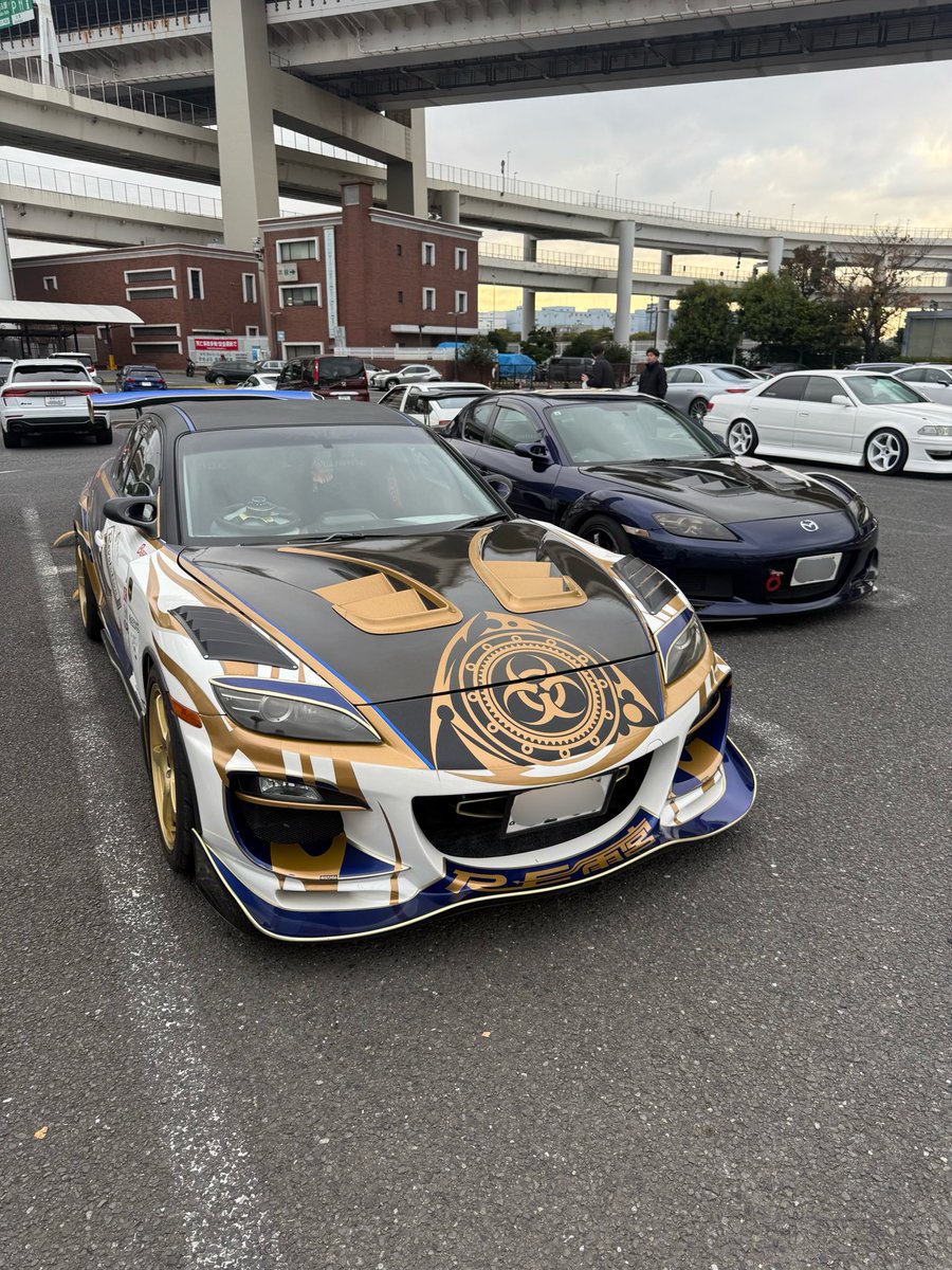 AzuRx8's tweet photo. RX-8 メンバー忘年会👏今年は男３人で😁久しぶりの芝浦集合〜大黒昼飯〜品川でこれから打ち上げ〜👍やっぱりフルチタンドルフィン最高🤣 https://t.co/6V5M5wz7KI