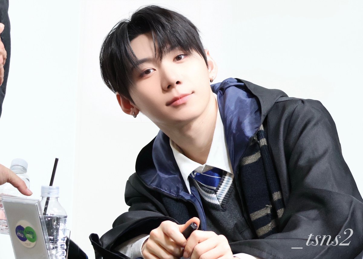 _tsns2's tweet image. 251213 🐾👶🏻

#HAN #박한
#AHOF #아홉