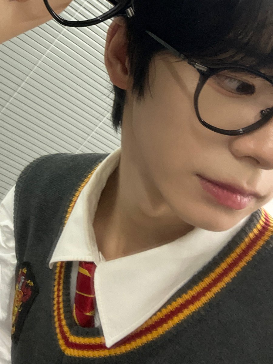 AHOF_official's tweet image. Better be... 𝓖𝓻𝔂𝓯𝓯𝓲𝓷𝓭𝓸𝓻🦄🔮✨

#AHOF #아홉
#JEONGWOO #서정우