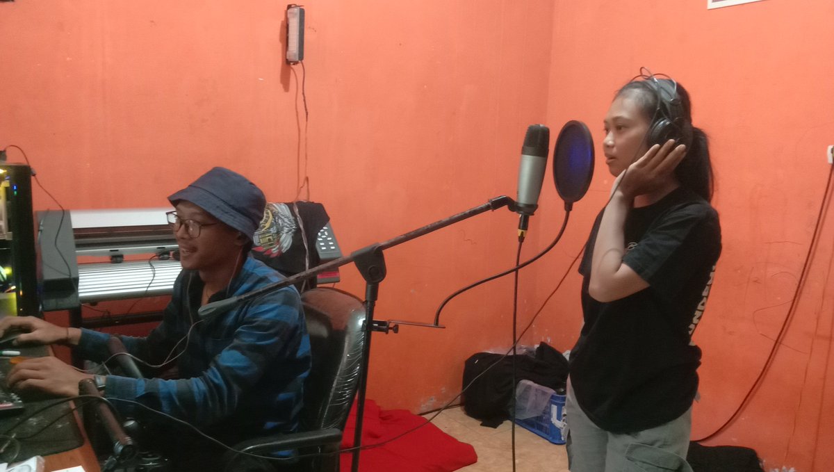 sadubidubi's tweet photo. kok kangen ya sama keluarga kecil ini @naratamasurya &amp; @aanisw apa besok akhir tahun ke semarang aja yak wkwkwk https://t.co/s13Ji7eDXG