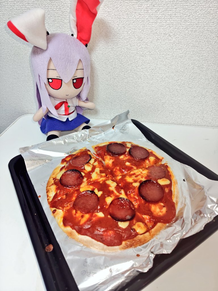 tttcta2's tweet image. #ふもめし
マルゲリータのピザ
サラミの焦げたとこが美味いんだから