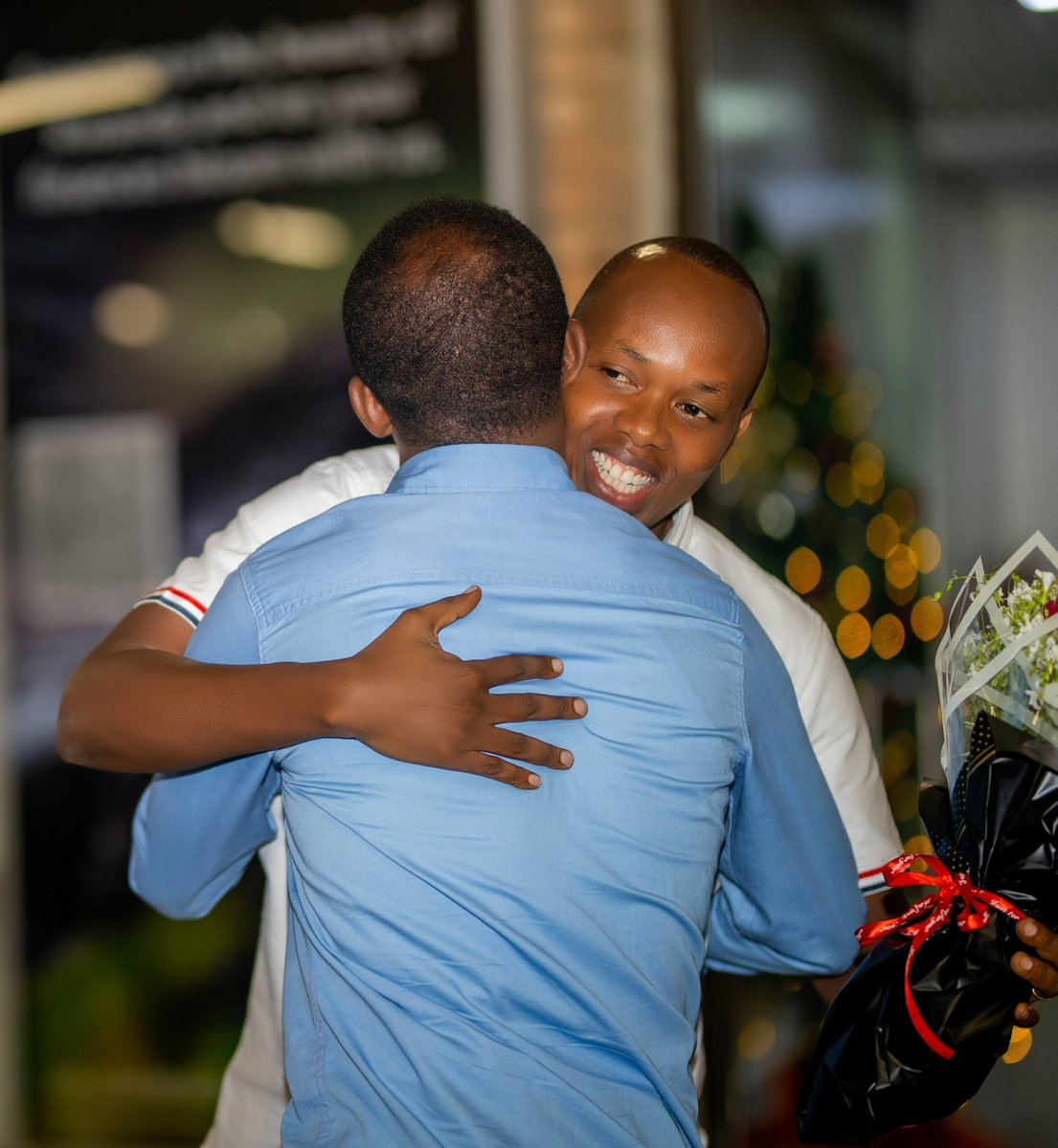 GospelTimeRw's tweet photo. #Burundian pastor &amp; renowned gospel singer Lopez Nininahazwe has arrived in #Kigali ahead of the highly anticipated ‘Umuyoboro 25 years’ concert organised by legendary Rwandan singer Alexis Dusabe. Lopez will grace the event alongside award-winning gospel artiste Bosco Nshuti... https://t.co/3ChqeuV5rK