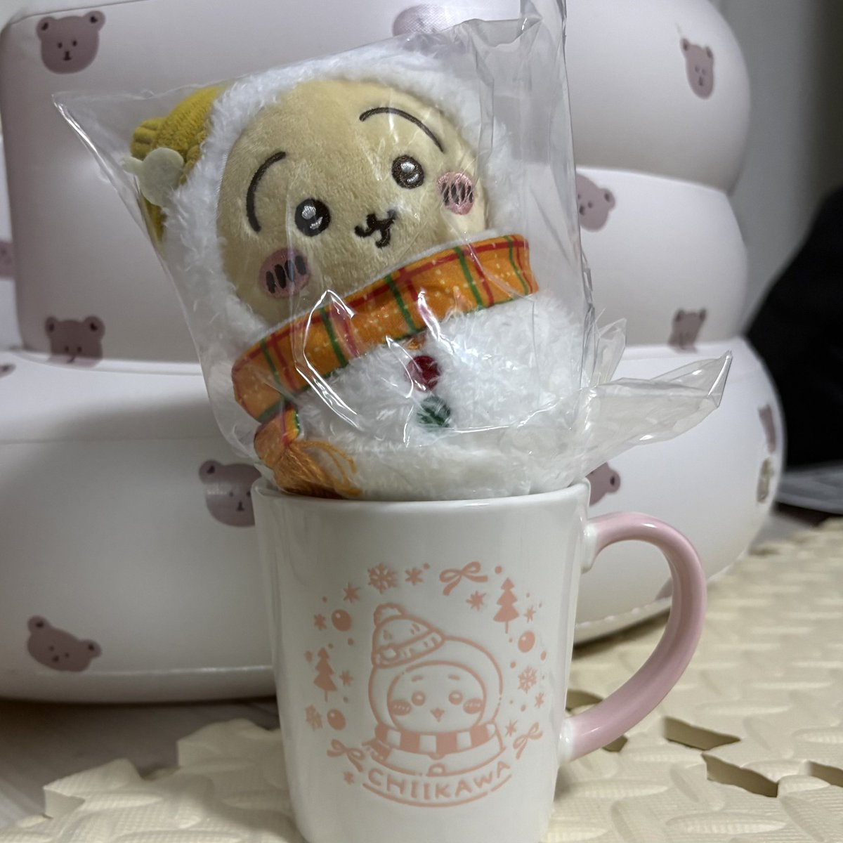 Yan0425Chi's tweet photo. 近所のセブイレちいかわのエニマイくじ昨日なかったのに今日あったから引いた！
まだたくさん残ってそうやった。
#ちいかわ
#エニマイくじ https://t.co/XusWmTCBeH