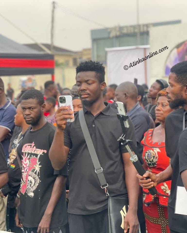 bullettvghana's tweet photo. Not merely a funeral, but a canvas of music and art.
ZAK Artworks weaves visual magic at the funeral grounds of the legendary Charles Kwadwo Fosu (Daddy Lumba), the legend lives on.
#Morningtargetonbullet #Bullettv #Daddylumba https://t.co/0AMyTE9gaA