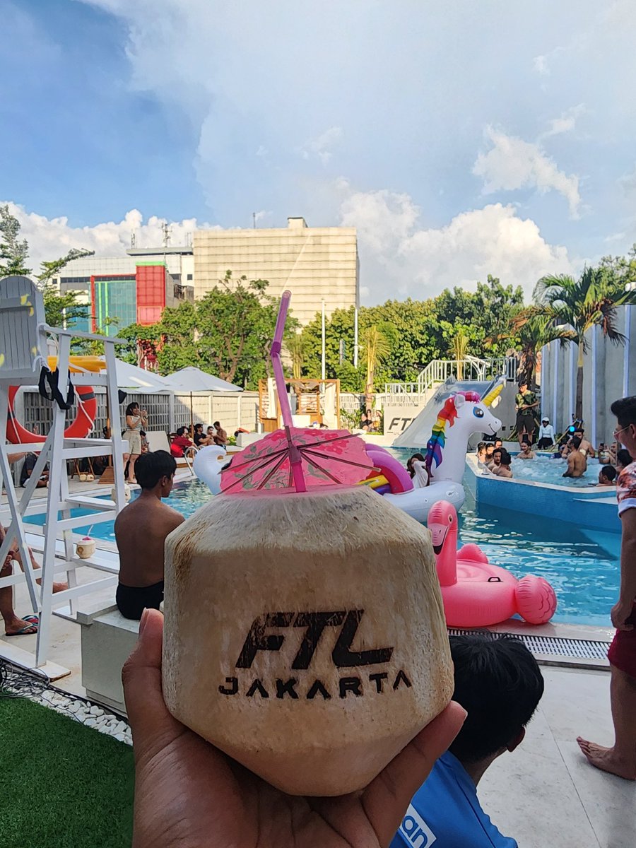 urfutureboy5's tweet image. Absen 🤚