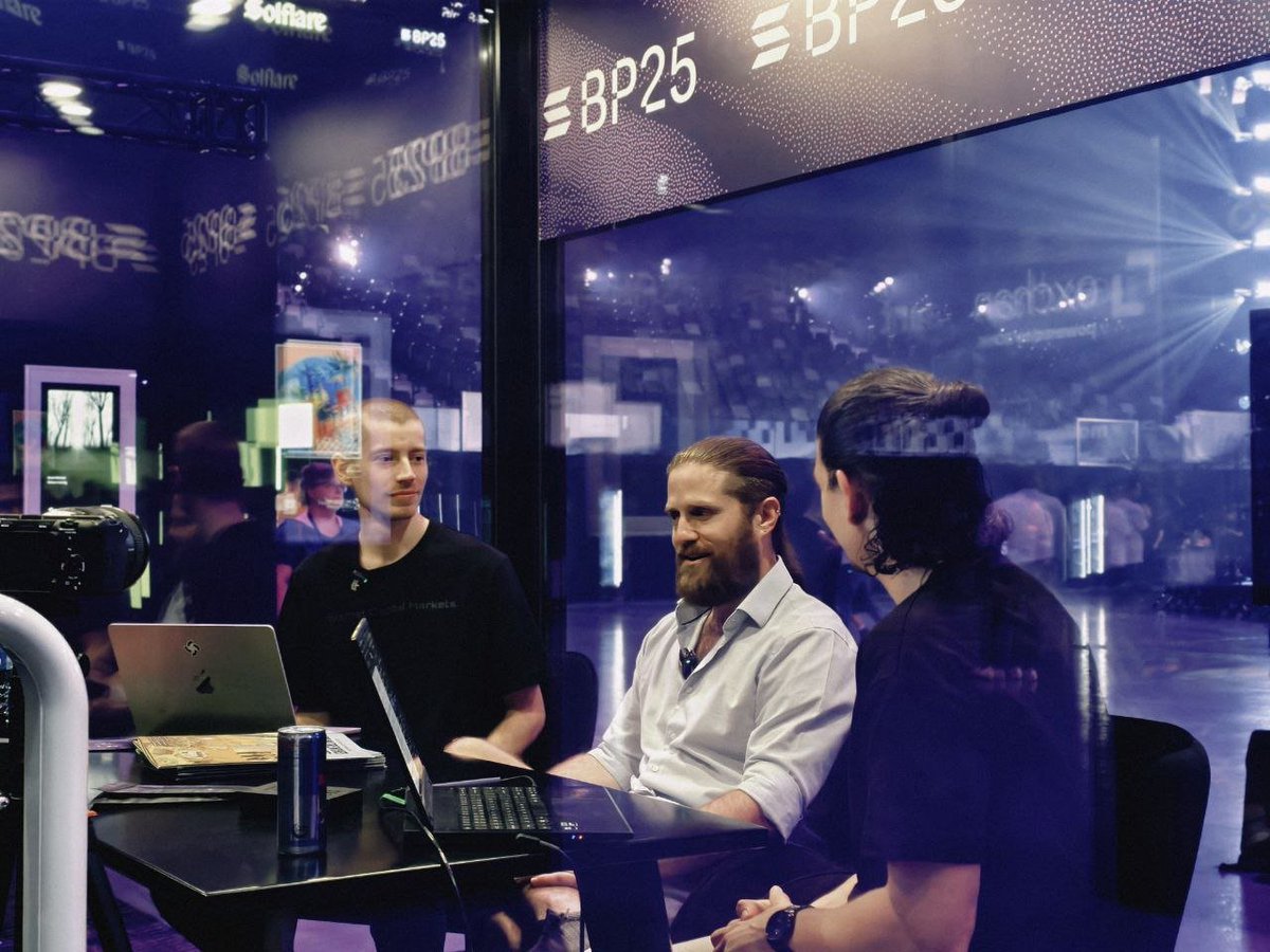 SolanaFloor tweet media