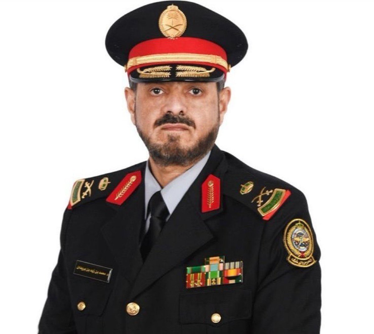 #اللواء_محمد_بن_زيد_بن_بريدان
 تزاملنا في  كلية الملك خالد العسكرية سنين طويلة، جمعت بيننا الرفقةُ الصادقةُ والأخوة والمحبة ،ثم جمعتنا دروب العمل يوم تولّى قيادة مدارس الحرس الوطني، ومنها إلى قيادة كلية الملك عبدالله للقيادة والأركان، حتى كُلِّف رئيسًا للجهاز العسكري.
وكان — رحمه