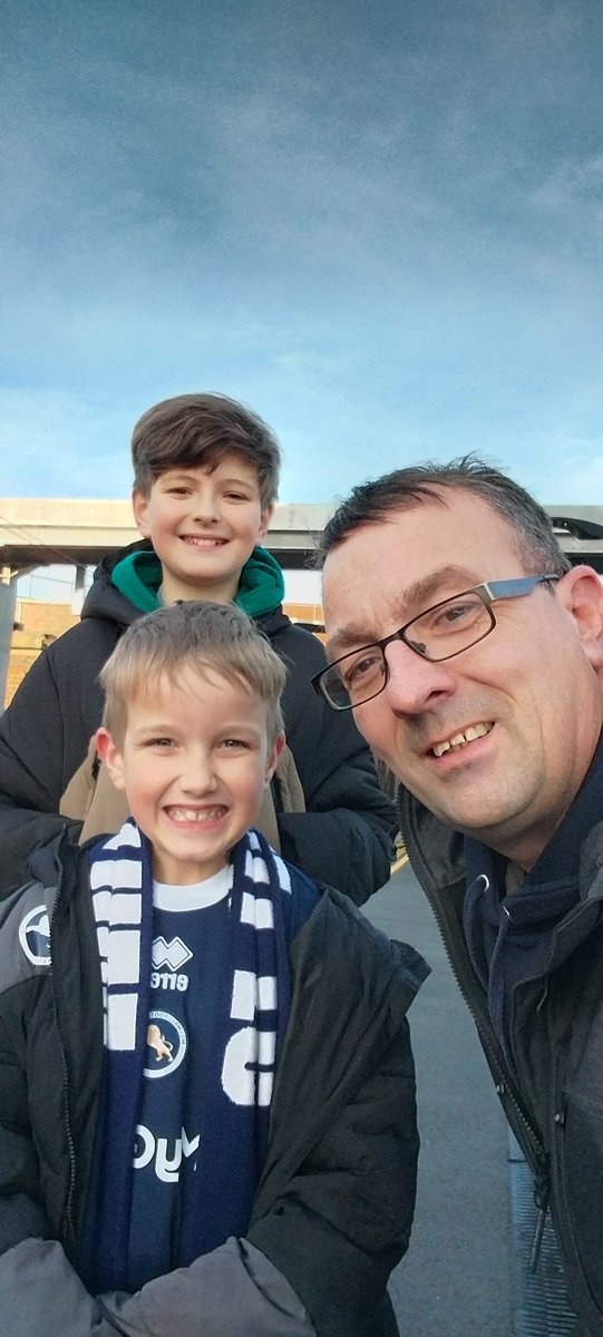Matchday. Waiting for the train. #millwall