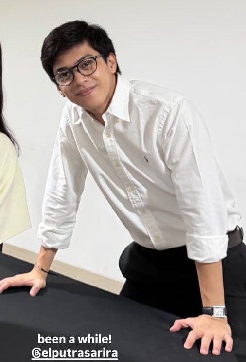 LITERATIESE's tweet image. the sluttiest man can do is to wear his slutty little glasses + slutty watch