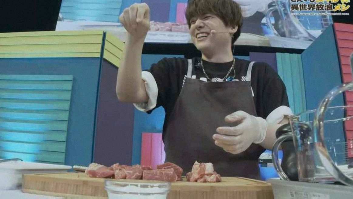 protectorpapi's tweet image. Just watched #LightYears, and I'm still in awe! The storytelling and visuals are incredible. It really makes you think about time, space, and the connections we make along the way. 🌌✨