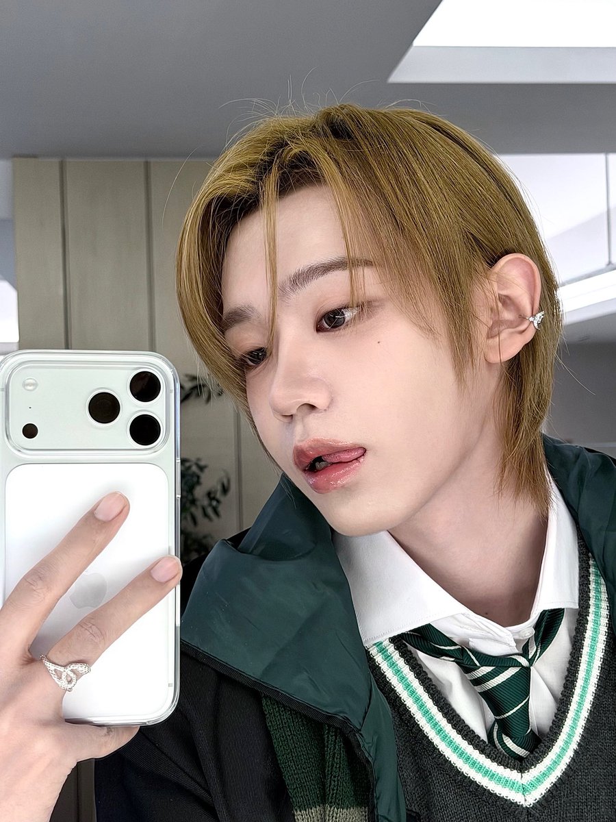 Shuaibo……..imiiiiissssyiuuiiii #아홉 #AHOF #장슈아이보 #SHUAIBO