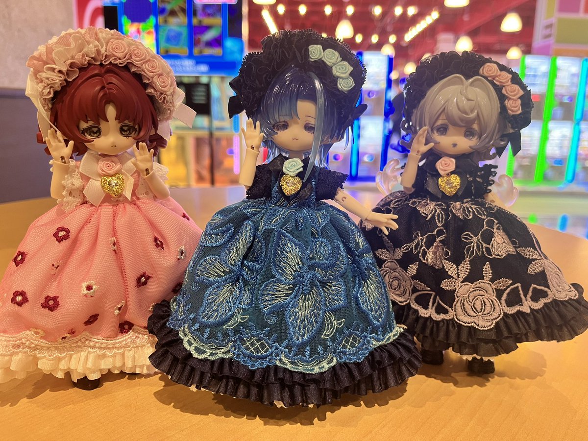 今日はで犬夜叉グッズ買うために
お隣の県のイオンへGO🚗³₃
調子に乗ってドールやらゲーセンやら
やらかした(笑)
でも楽しかったから良き←

最近届いた恋鞠堂様のドレス。
ずっと青系のドレス欲しかったから
めっちゃ嬉しい♡
しかも丈少し長め？なのか更にボリューム感あって可愛い♡♡