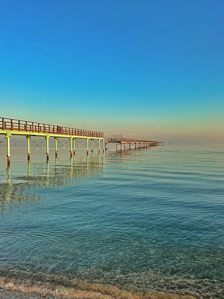 turismoER's tweet photo. Il mare d'inverno #inEmiliaRomagna: una fuga in solitaria per ricercare l'estate, o forse solo per ritrovare se stessi.
📸: susyblonde | #Ilikeitaly #VisitComacchio #VisitRomagna https://t.co/niKyKrLcwn