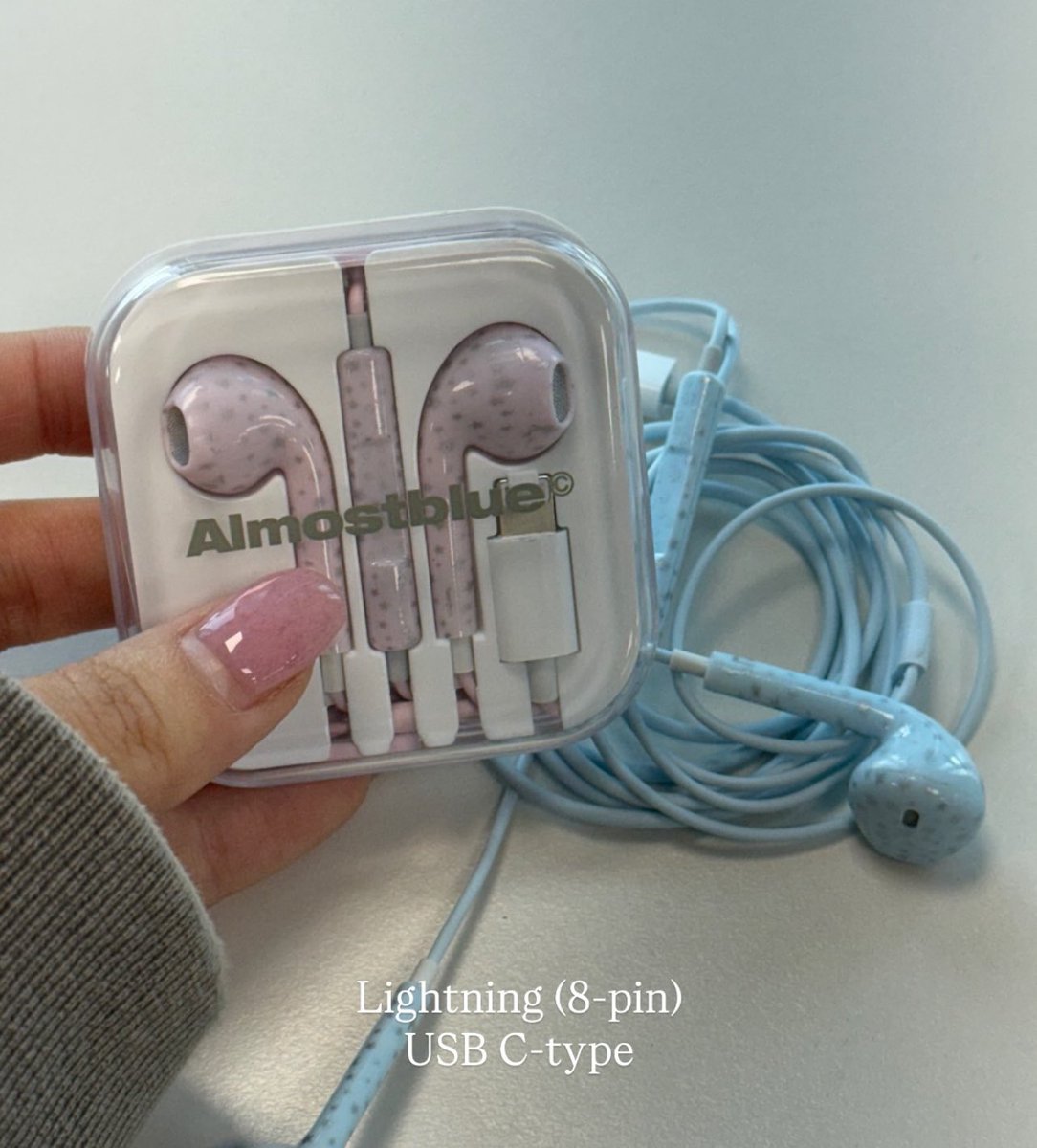bambixstore's tweet image. #Almostblue - snow earphones ❄️ sale 10% ( lightning / usb-c ) 🩷 น่ารักสุดๆ ( ปิดรับ 17/12 เว็บเริ่มจัดส่ง 19/12 นะคะ ) 🌟

♡ price : 530 บาท ( air ) ♡
( free shipping )

#พรีออเดอร์เกาหลี #พรีเกาหลี