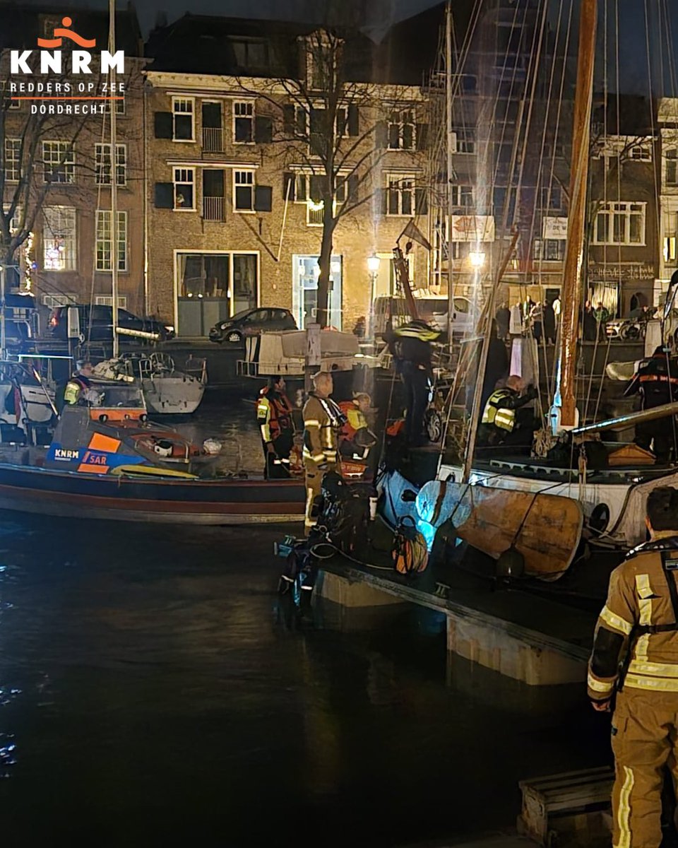 Persoon te water in Dordrecht na vlucht voor politie