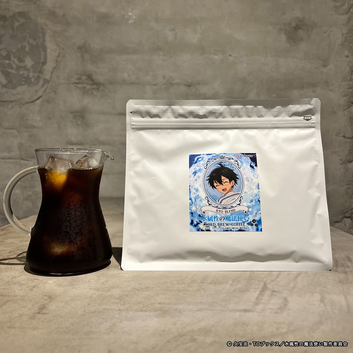 okcoffee_'s tweet image. 「コーヒー500ml」と詠唱し、
12時間の魔法を待つ。

TVアニメ『#水属性の魔法使い』とのコラボコーヒーは、“水出しコーヒー”☕💧

キャラクターをイメージした
３種類の味わいを、ゆっくりと味わって☺️

🛒okcoffeeroastery.com

#水属性 #coldbrew 
#OKCOFFEE