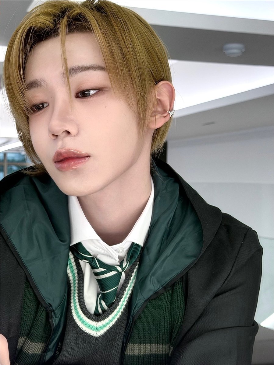 121325 | Weverse Update #SHUAIBO “🐍” 1/3 #AHOF #아홉 #장슈아이보