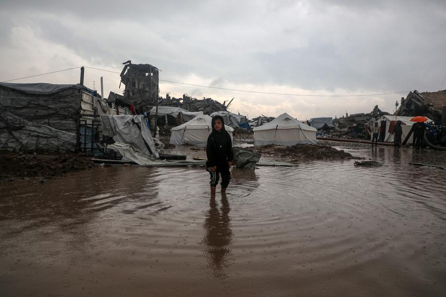 jacksonhinklle's tweet image. 🚨🇵🇸 BREAKING: Winter storms in Gaza have killed 14 people in under 24 hours, including three children, as heavy rain and strong winds destroy homes and flood shelters