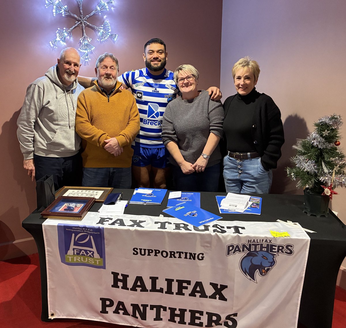 faxtrust's tweet image. A huge thank you to our members &amp;amp; Panthers fans who've supported us this past year. This has enabled us to make 2 significant financial donations to the club which brought David into the team last season &amp;amp; to retain him next year.
Join us at faxtrust.org for just £15!