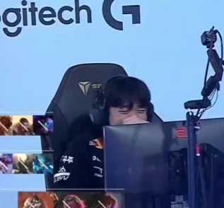 leefakerism's tweet photo. A face of a guy who finally gets to play bard, yes you heard that right, keria bard at the kespa cup 🤭🤭 https://t.co/jvAhjLpfpy