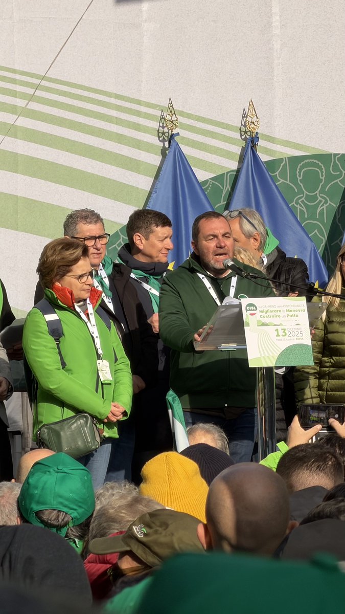 cislscuola's tweet photo. L’intervento di Giuseppe Brando: la spesa in istruzione deve essere più consistente, è un investimento fondamentale per la crescita del Paese, per una società più giusta https://t.co/48h4tuTtjI
