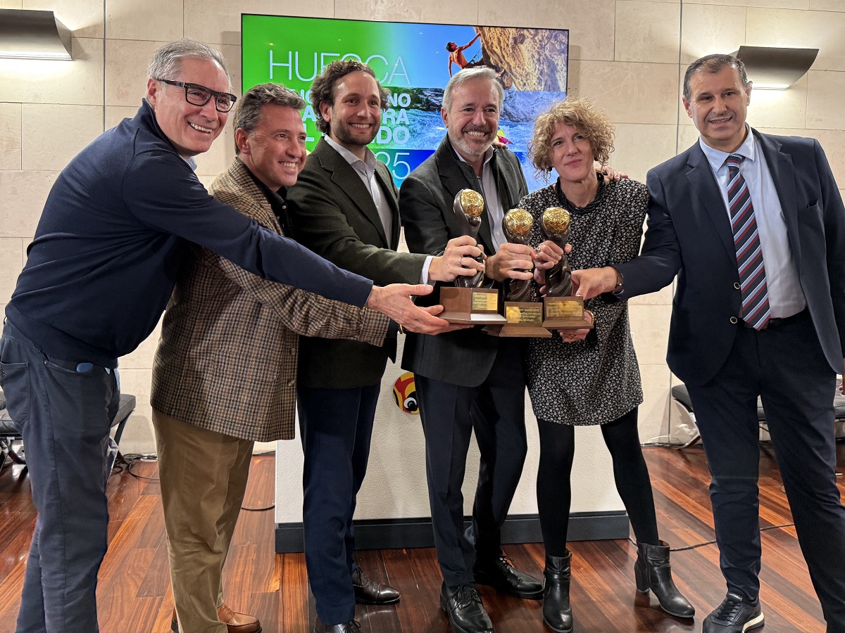 Claver y Azcón exhiben el reconocimiento mundial que consagra al Alto Aragón como destino de turismo de aventura sobrarbedigital.com/claver-y-azcon… a través de <a href="/SobrarbeDigital/">Sobrarbe Digital</a>