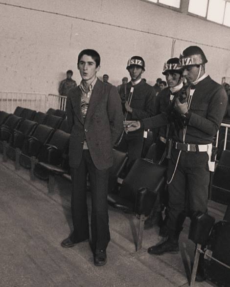 12 Eylül'ün katilleri tarafından idam edilen Erdal Eren'i saygı ve özlemle anıyoruz. Erdal Eren mücadelemizde yaşıyor!

#ErdalEren
#ErdalErenHep17Yaşında