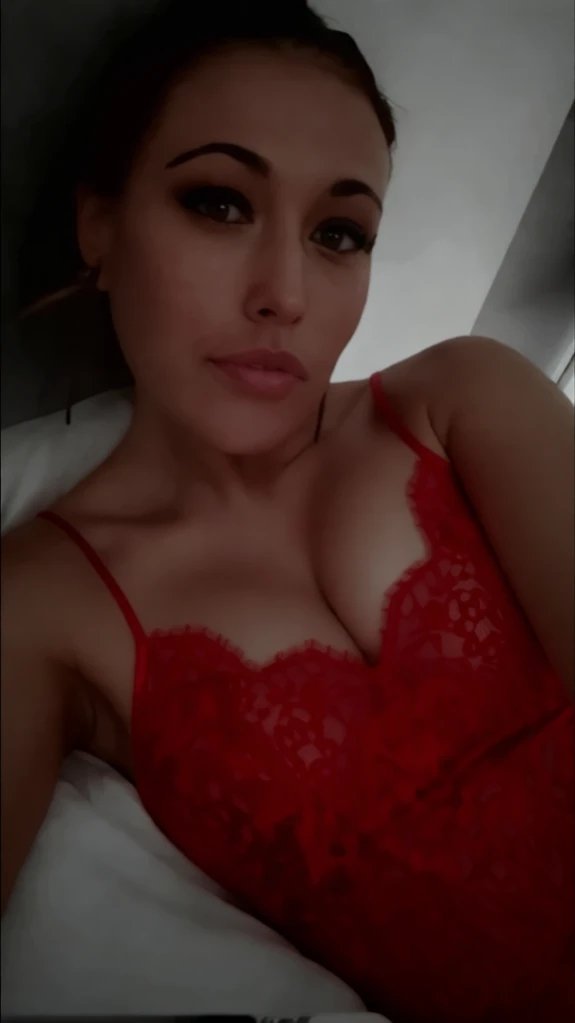 Gigi Tesarkee tweet media