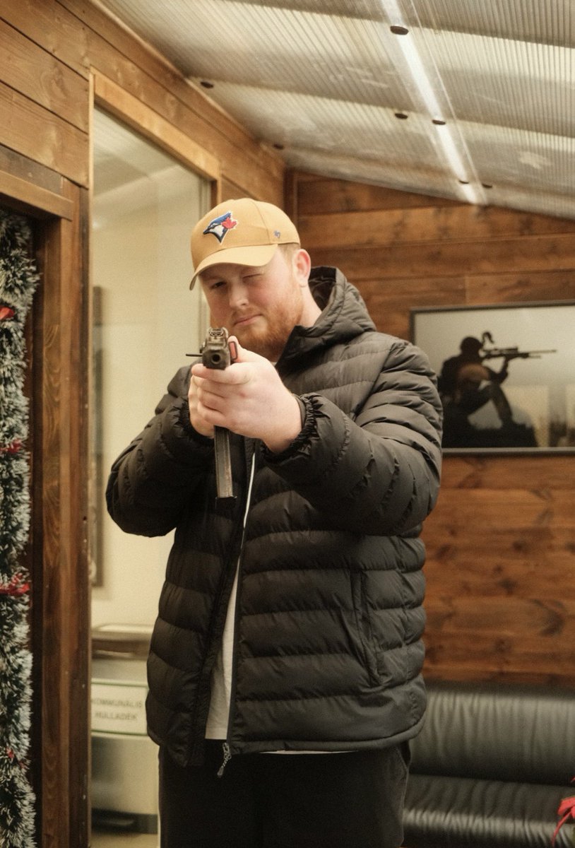 edeninho🦚 tweet media