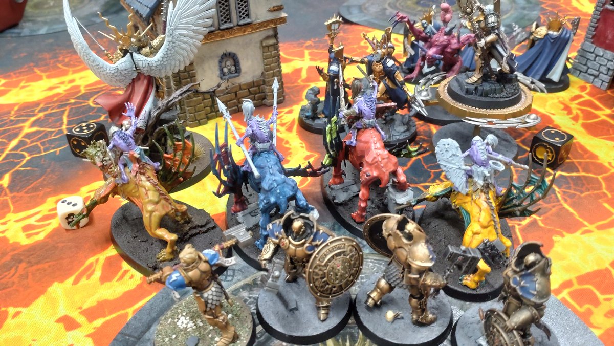 madisco1401's tweet image. ブートキャンプでAoS2ゲーム遊んできました😆
クラグノスに3ユニット消し飛ばされたりモルベクナイトに蹂躙されたりしてきました
今日もめちゃくちゃ楽しかったです😂
このゲームはもうダメだと思ったところからジリジリ押返してよくわからんうちに勝ってる。ストキャスいつもこんな勝ち方で胃に悪い