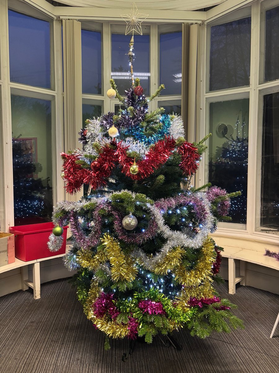 lightprojectpb's tweet image. A big thank you to Brian at All Year Round Nurseries &amp;amp; Landscapes for donating a Christmas tree to the Garden House. The guests decorated it yesterday and it sure is colourful! 😆