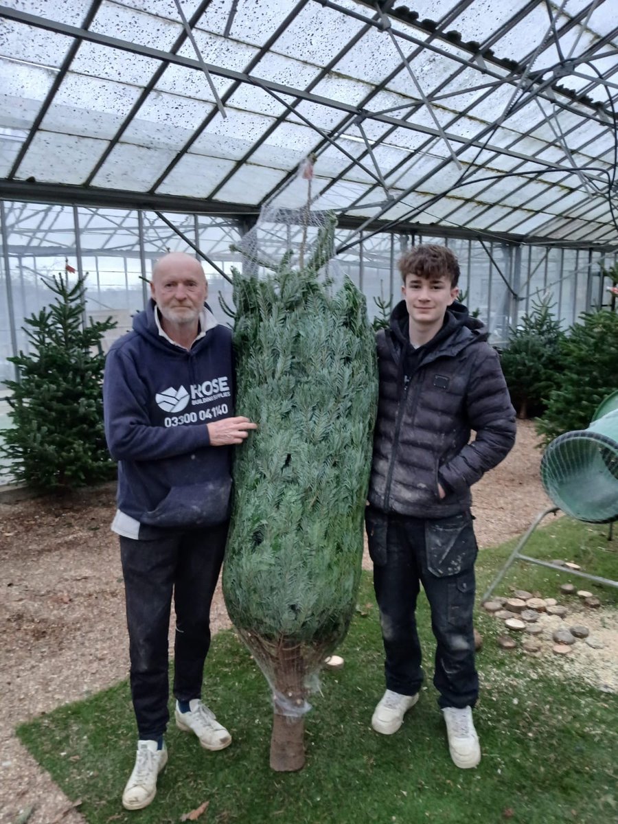 lightprojectpb's tweet image. A big thank you to Brian at All Year Round Nurseries &amp;amp; Landscapes for donating a Christmas tree to the Garden House. The guests decorated it yesterday and it sure is colourful! 😆