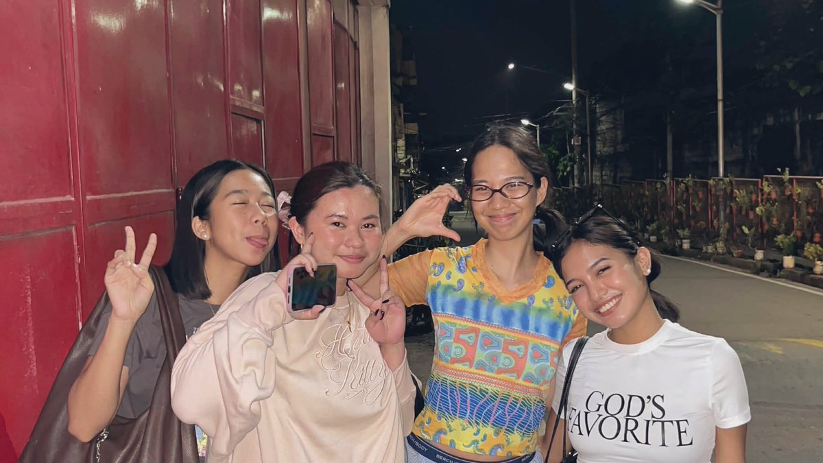 cybilleeej's tweet photo. So grateful that time, growth, and maturity took us far away from our toxic shs selves. 💗 https://t.co/Tr24SDh6Jg