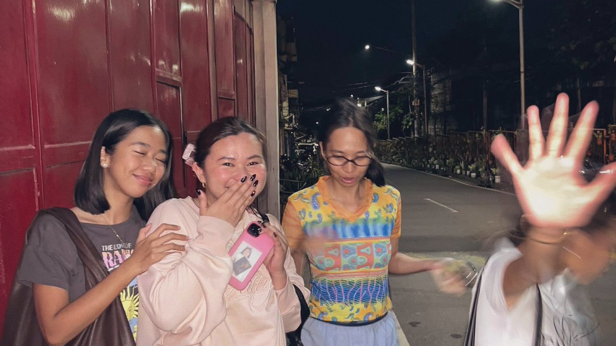 cybilleeej's tweet photo. So grateful that time, growth, and maturity took us far away from our toxic shs selves. 💗 https://t.co/Tr24SDh6Jg