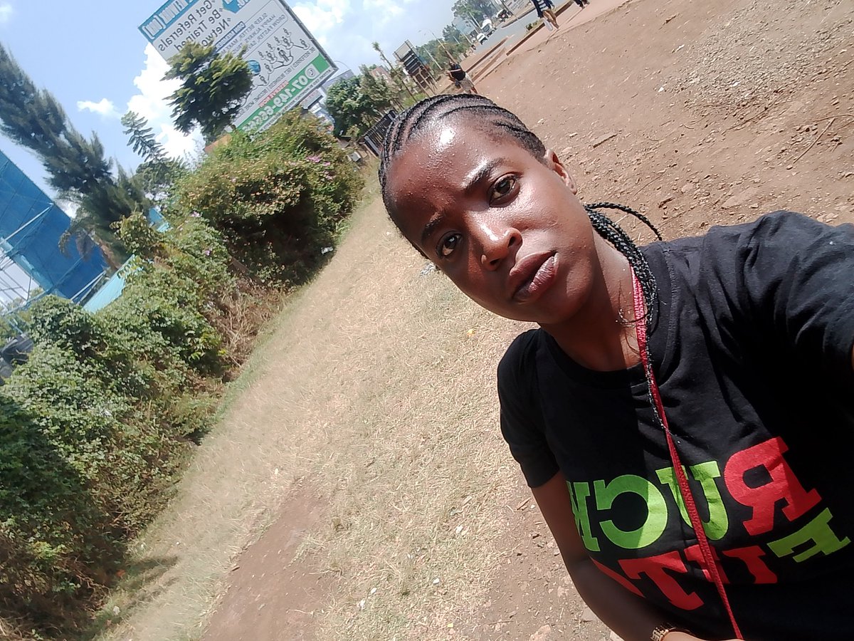 #FreeMulingeMuteti 

Present for duty. Seen <a href="/mulinge_muteti_/">Mulinge Muteti</a> at Muthaiga Police Station. 
He is okay and in high spirits. 

<a href="/EvansquezN/">Evansquez</a> jana Kwa #OebaYellowPaperBag alituambia how hii nchi manze hakuna kurelax. Just when you are done with something another one comes up🤦‍♀️