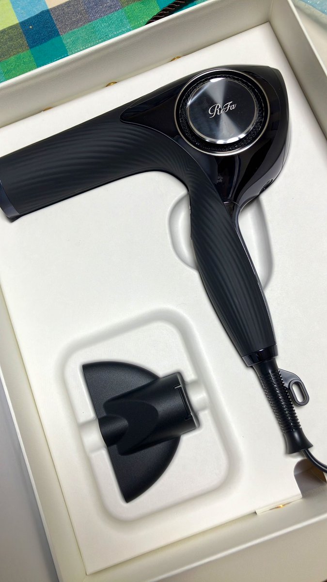 Monsterドライヤーが接触不良になってきてて、新しくReFaのドライヤー