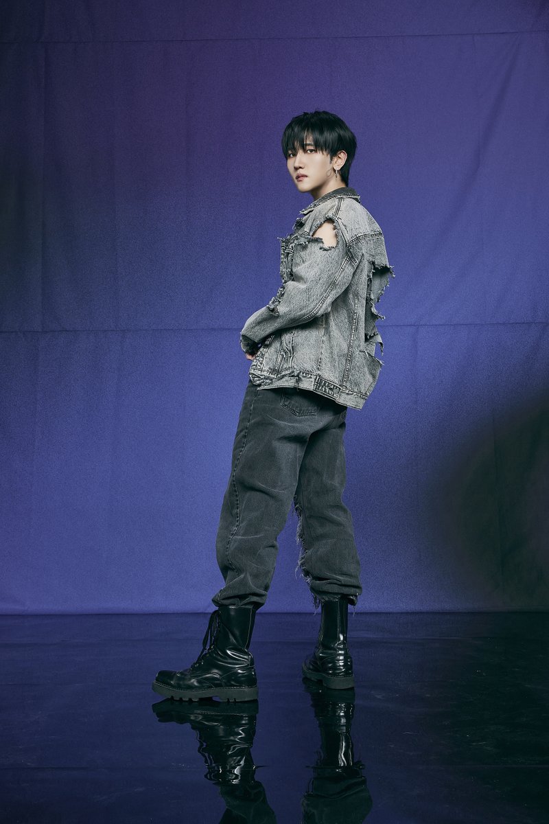 ELASTofficial's tweet photo. E'LAST
2026 SEASON'S GREETINGS
[𝗥𝗘𝗧𝗨𝗥𝗡 𝗘'𝗟𝗔𝗦𝗧]
⠀
Concept Photo
#BAEKGYEUL #백결 #ベッキョル 
⠀
#ELAST #엘라스트 #エラスト 
#RETURN_ELAST https://t.co/ueSHbu57eO