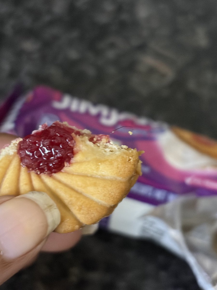 not your ash🎀 tweet media