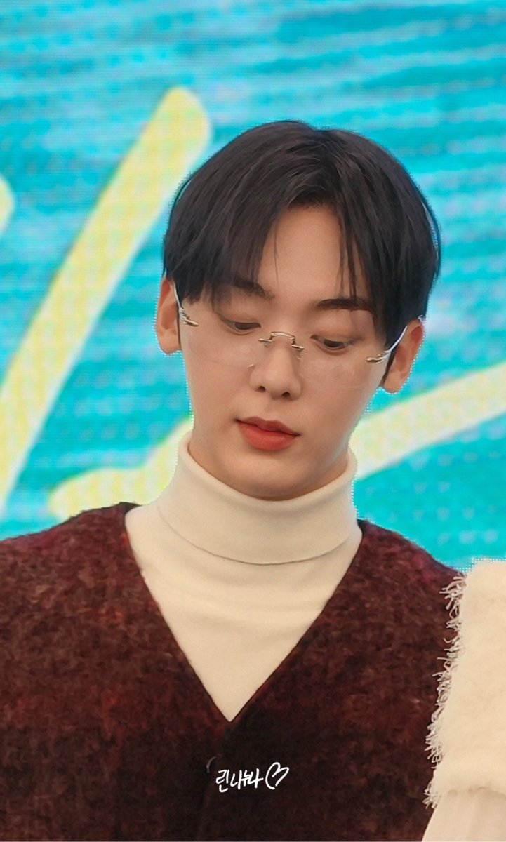 251213 Sanha Photo Essay Fansign Event

แพ้ทางฮ็อตเนิร์ด หนุ่มตี๋ใส่แว่น 🤓

#윤산하 #YOONSANHA 
#아스트로 #ASTRO