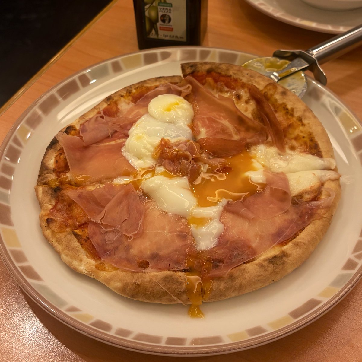 マルルクです(´◡` )♩ これ食べたいです🍕🥚