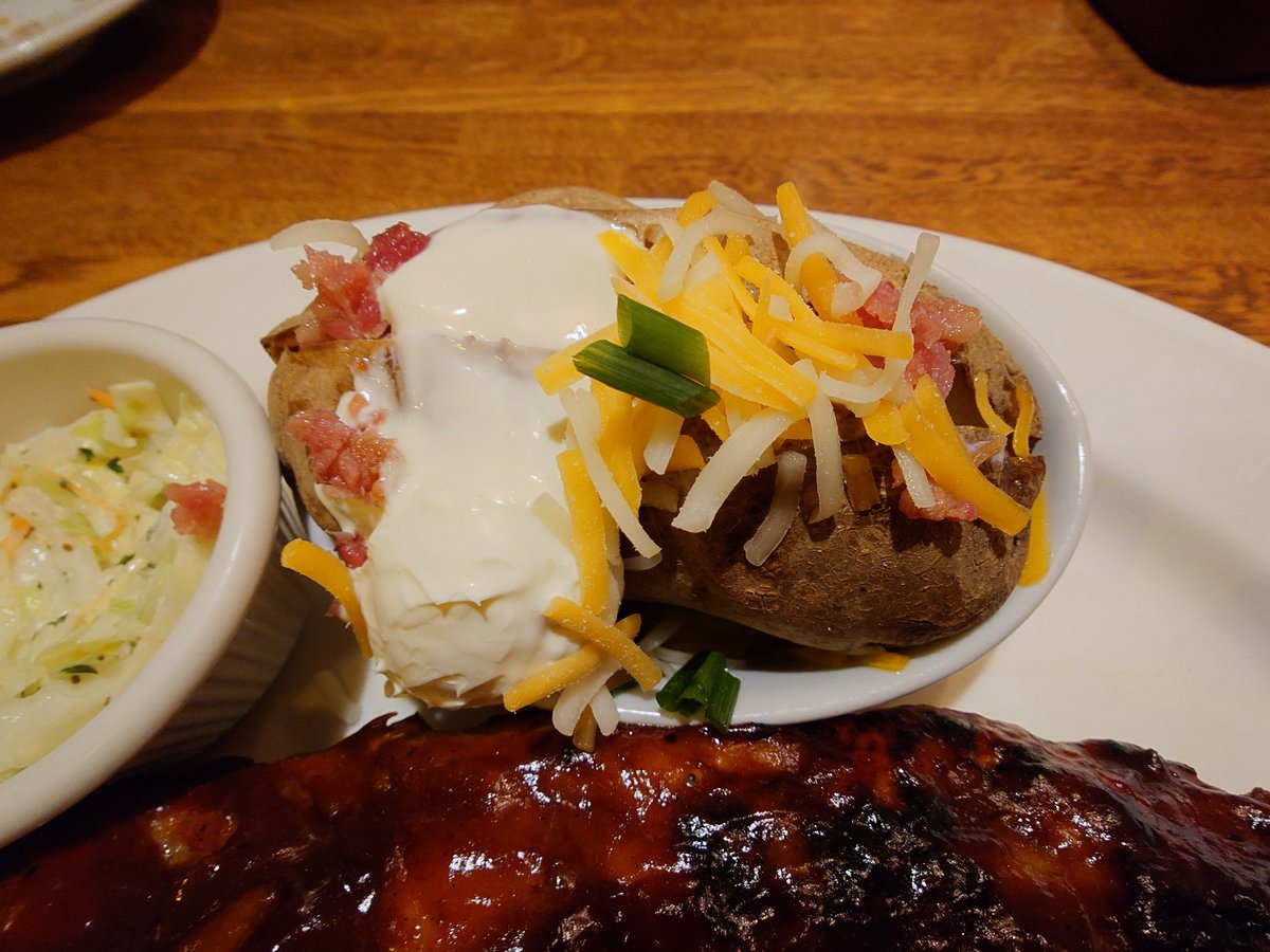taikimatsumoto's tweet photo. 肉にくニクだぁ〜🍖😆🍴
#TonyRomas #トニーローマ #スペアリブ #六本木 #港区 https://t.co/z7bQEOE3Cm