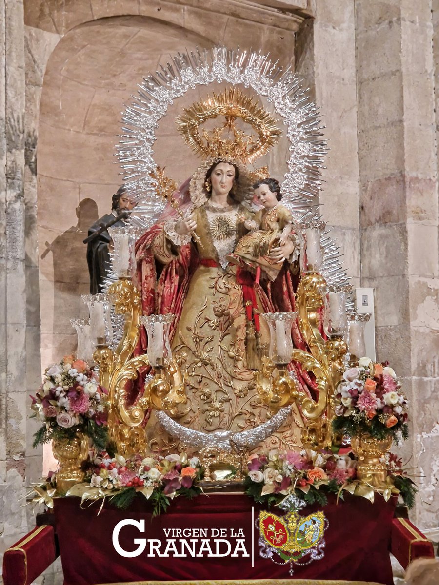 Nuestra Señora de la Granada y el Niño Jesús de los Reyes preparados para el traslado de regreso a su sede canónica, la Parroquia de San Isidro, desde el Santuario del Perpetuo Socorro.

#VirgendelaGranada #NiñoJesúsdelosReyes #SanIsidro #Granada #HermandaddelaGranada