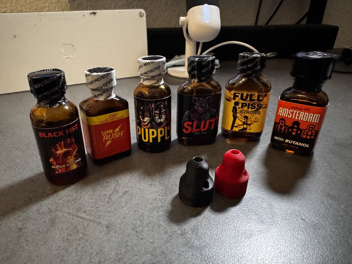 Die neuen Poppers sind da. 

#Poppers #Blackmail #Zwangsvernuttung #Exposing #Anydesk #Zwangssissyfication