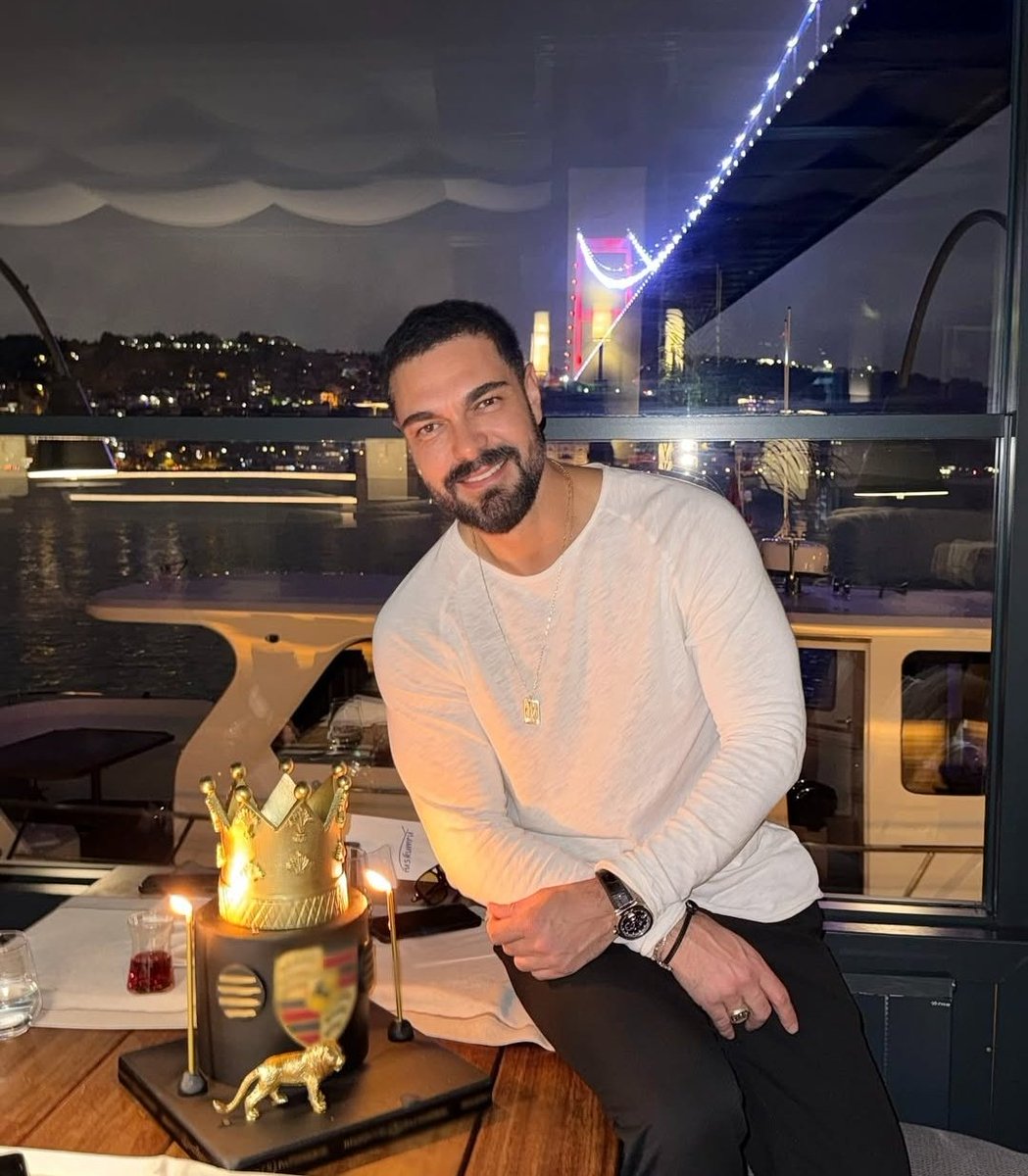 Halil İbrahim Ceyhan'dan, doğum gününü kutlayan sevenlerine;

"Güzel dilekleriniz, güzel kalpleriniz için yanımda olduğunuz için çok teşekkür ederim... Hep birlikte bu vesileyle yüzlerce çocuğun hayatına dokunduk, gerçek mutlulukları paylaştık. İyi ki varsınız birlikte daha nice