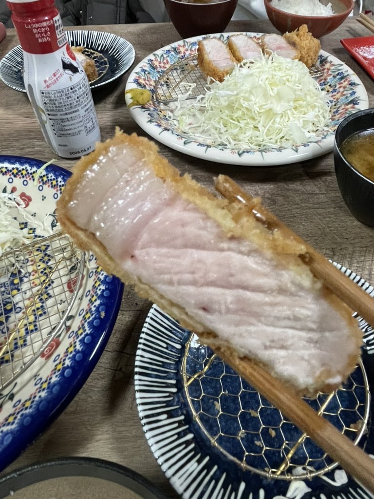 suzaku52's tweet photo. ・TOKYO Xロース&ヒレ定食5,800円
・富士の六白黒豚ロース&ヒレ定食5,600円
・コーン茶300円x2
いゃ〜久しぶりのピントンはやっぱりめっちゃ美味かった!!!
そして肉量もボリューミーで満腹!😍
#シバケン
#とんかつ
#食べログ高評価
#TOP5000
#野江内代グルメ
#大阪市都島区グルメ https://t.co/mGPKcBh37o